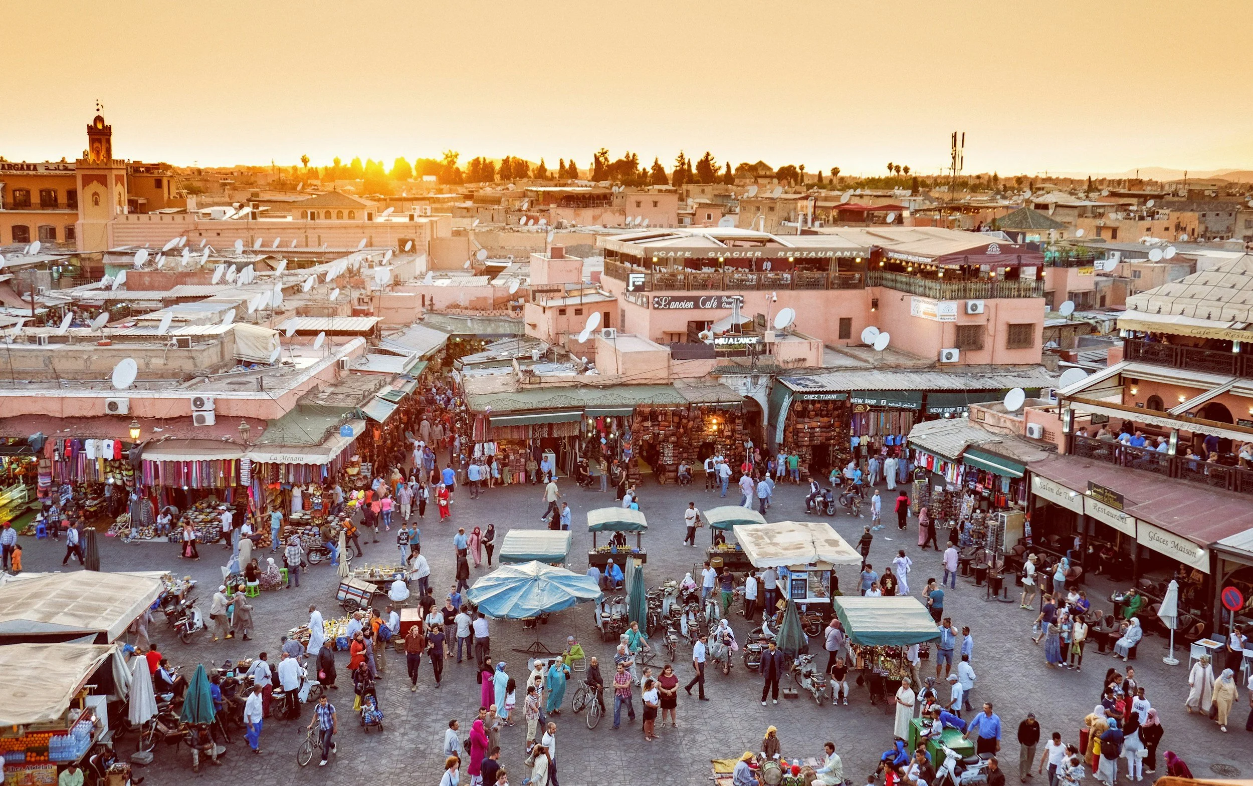 Narrow street in the Marrakech medina on a walking tour